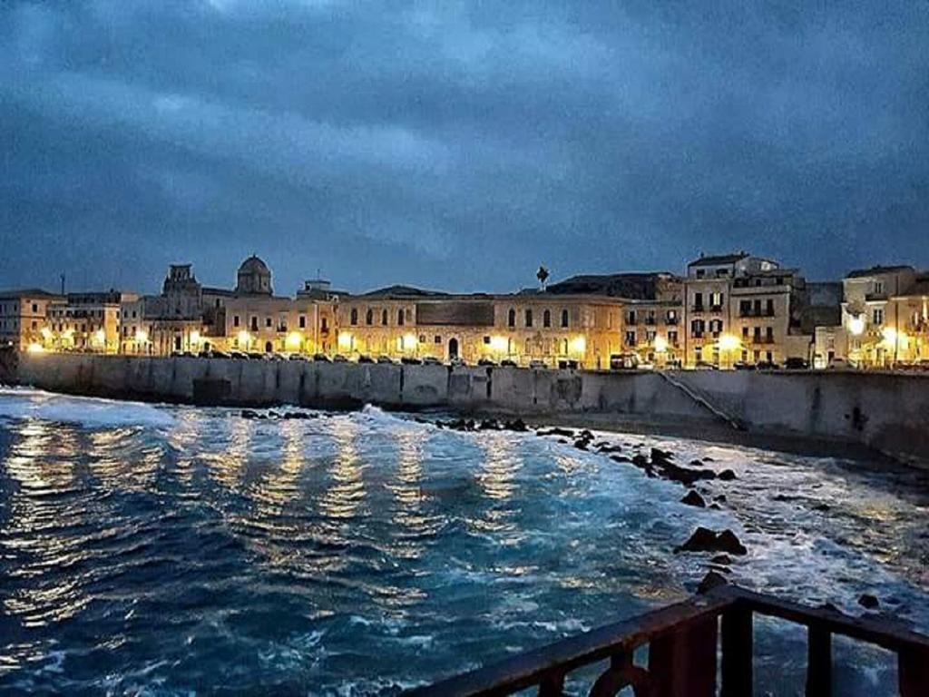 Lungomare Elio Vittorini Villa Syracuse ภายนอก รูปภาพ